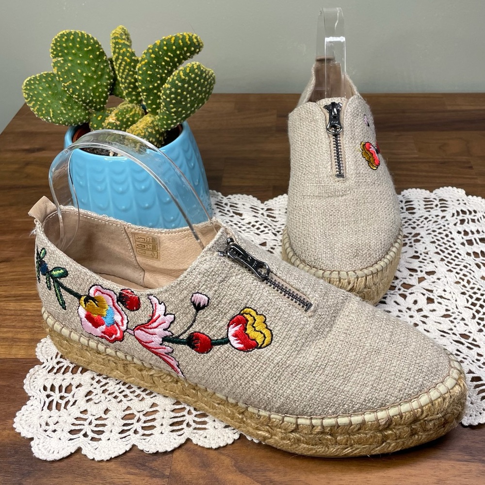 Eric Michael Womens Serena Embroidered Espadrilles